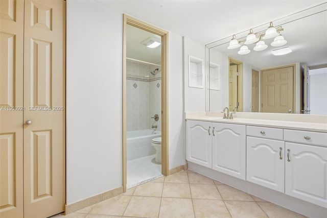 3731 N Country Club Dr 1421, Aventura, FL 33180