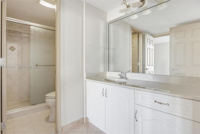 3731 N Country Club Dr 1421, Aventura, FL 33180