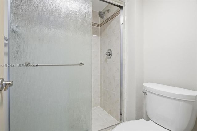 3731 N Country Club Dr 1421, Aventura, FL 33180