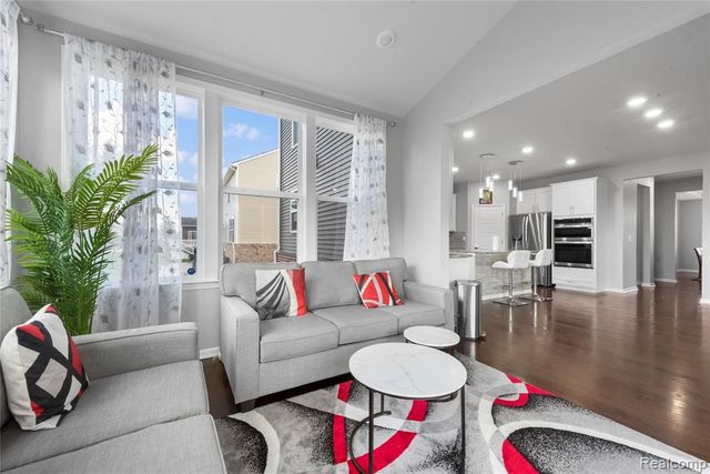 49477 Hummel Drive, Macomb, MI 48044