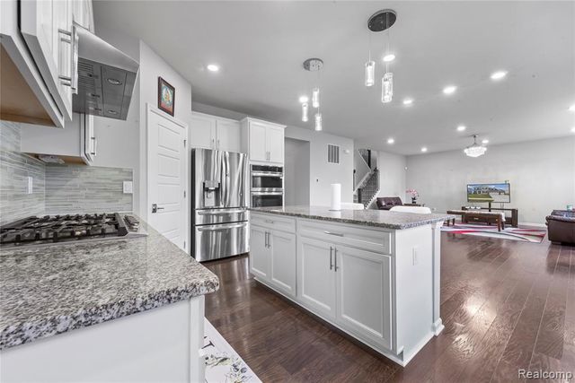 49477 Hummel Drive, Macomb, MI 48044