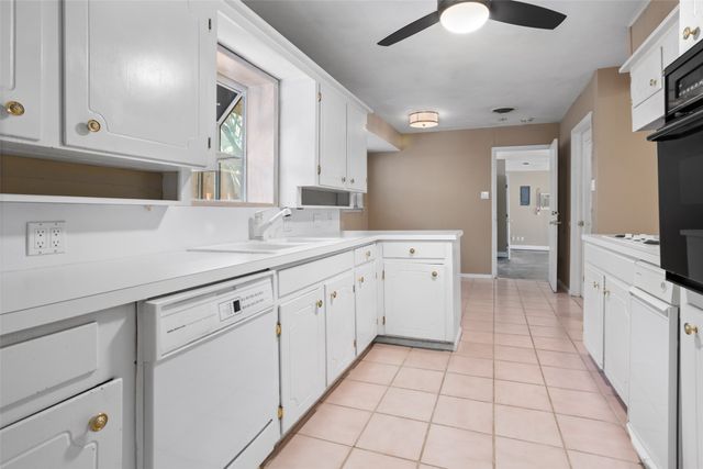 6948 Valhalla Road, Fort Worth, TX 76116