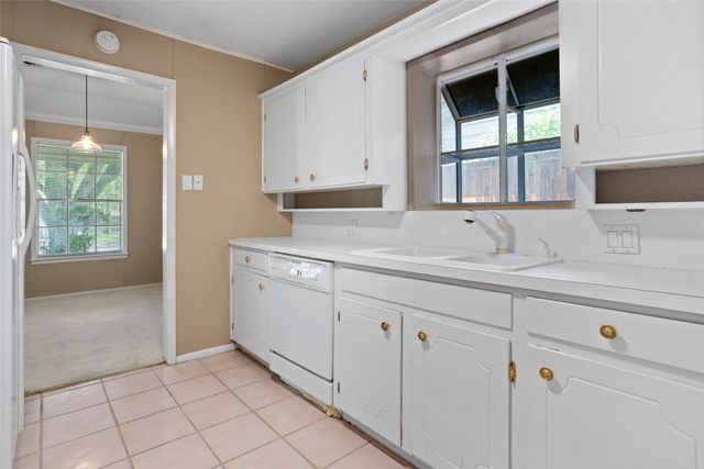 6948 Valhalla Road, Fort Worth, TX 76116