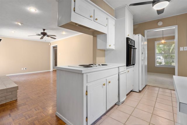 6948 Valhalla Road, Fort Worth, TX 76116
