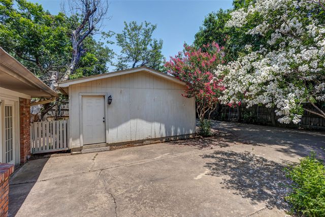 6948 Valhalla Road, Fort Worth, TX 76116