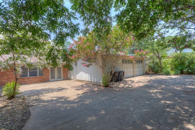 6948 Valhalla Road, Fort Worth, TX 76116