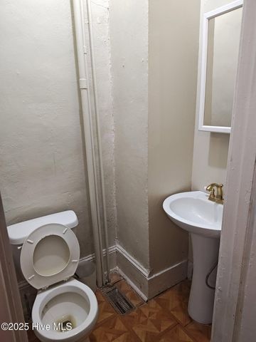 108 Church Street W, Ahoskie, NC 27910