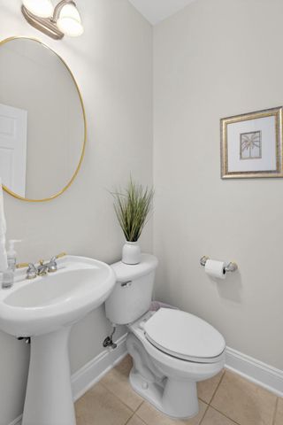 1 WARWICK RD, Princeton Junction, NJ 08550