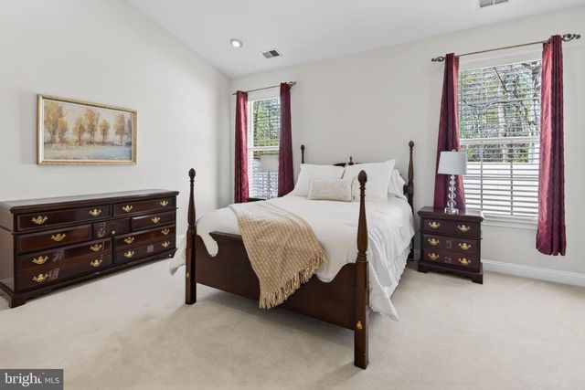 1 WARWICK RD, Princeton Junction, NJ 08550