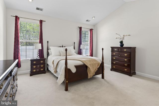 1 WARWICK RD, Princeton Junction, NJ 08550