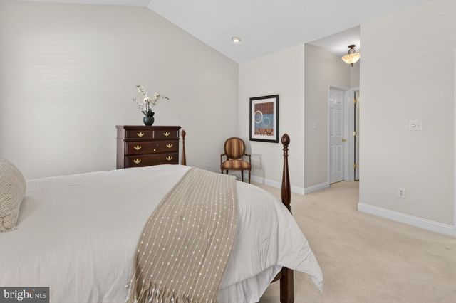 1 WARWICK RD, Princeton Junction, NJ 08550