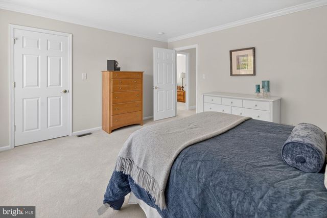 1 WARWICK RD, Princeton Junction, NJ 08550