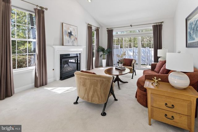1 WARWICK RD, Princeton Junction, NJ 08550