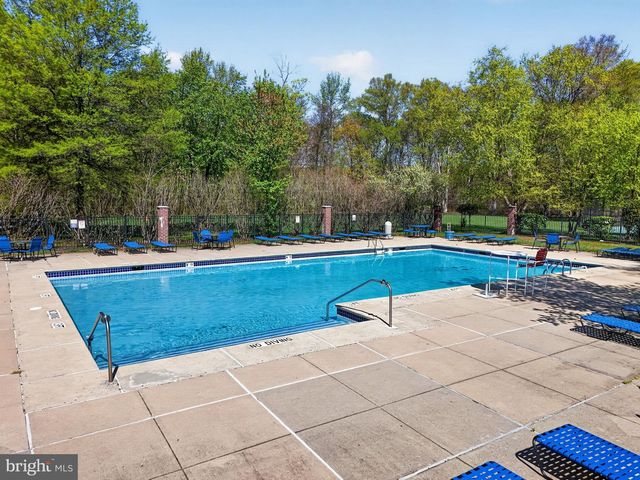 1 WARWICK RD, Princeton Junction, NJ 08550
