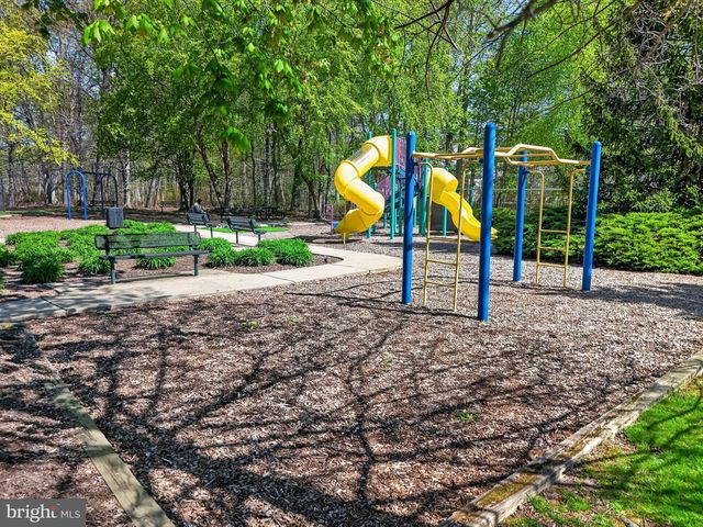 1 WARWICK RD, Princeton Junction, NJ 08550