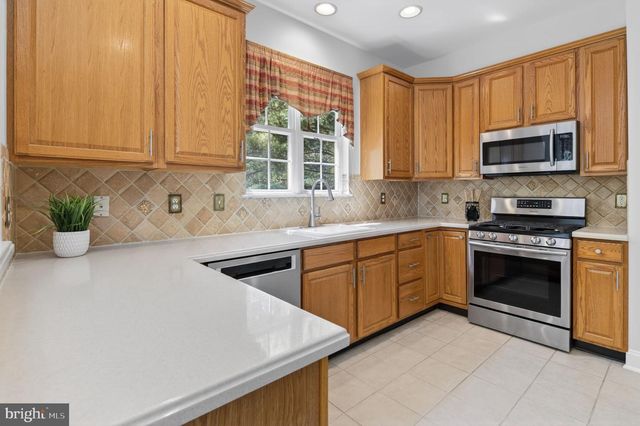 1 WARWICK RD, Princeton Junction, NJ 08550