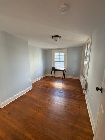 7 Coit Street 2, New London, CT 06320