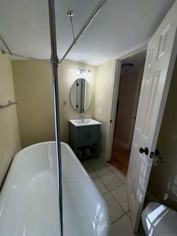 7 Coit Street 2, New London, CT 06320