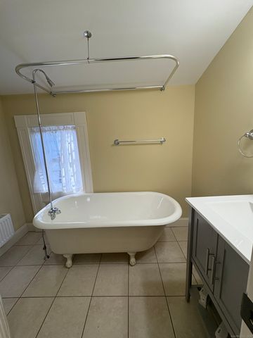 7 Coit Street 2, New London, CT 06320