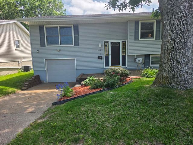 2613 N Zenith Avenue, Davenport, IA 52804