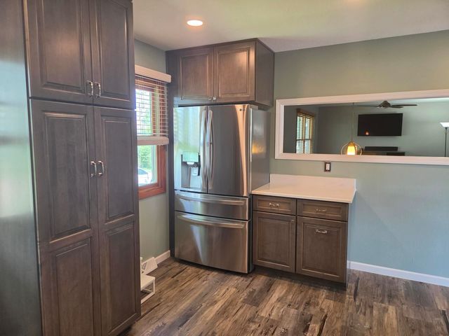 2613 N Zenith Avenue, Davenport, IA 52804