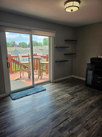 2613 N Zenith Avenue, Davenport, IA 52804