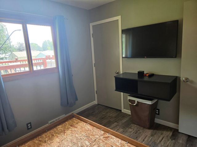 2613 N Zenith Avenue, Davenport, IA 52804