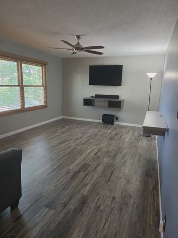2613 N Zenith Avenue, Davenport, IA 52804