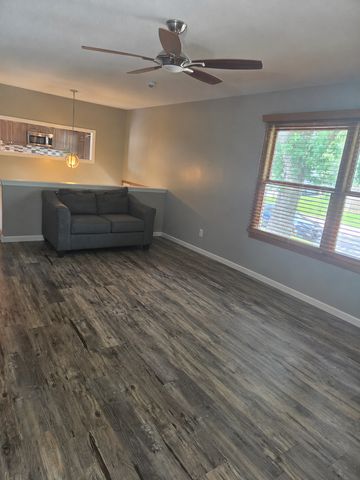 2613 N Zenith Avenue, Davenport, IA 52804