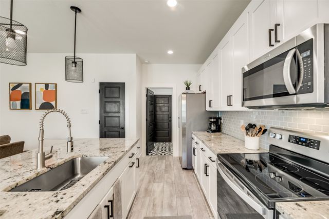 3001 Fernwood Avenue, Dallas, TX 75216