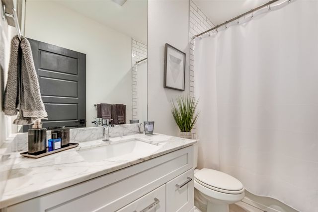 3001 Fernwood Avenue, Dallas, TX 75216