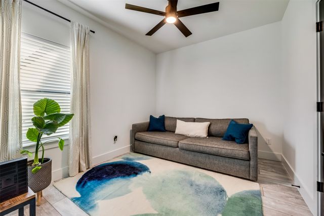 3001 Fernwood Avenue, Dallas, TX 75216