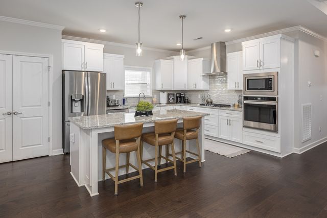 6046 Parkhaven Blvd, Hermitage, TN 37076
