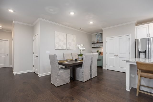 6046 Parkhaven Blvd, Hermitage, TN 37076