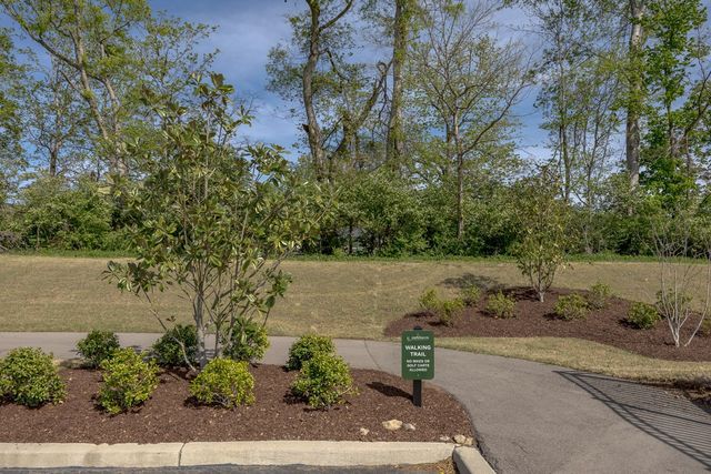 6046 Parkhaven Blvd, Hermitage, TN 37076