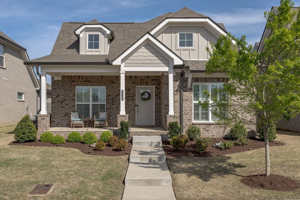 6046 Parkhaven Blvd, Hermitage, TN 37076
