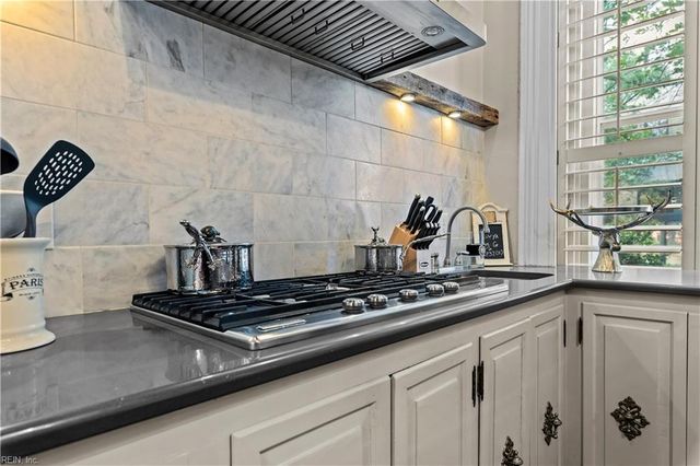 419 Duke St Apt 1, Norfolk, VA 23510