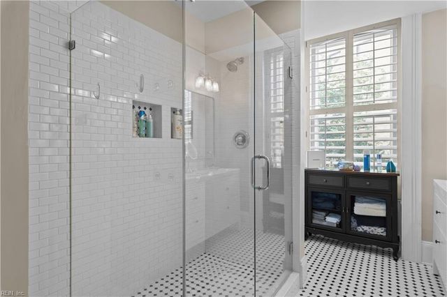 419 Duke St Apt 1, Norfolk, VA 23510