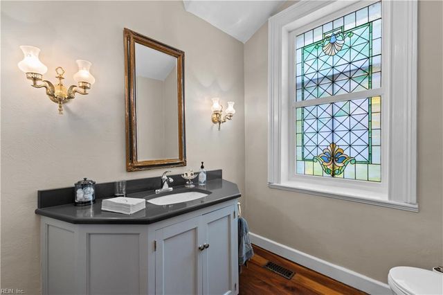 419 Duke St Apt 1, Norfolk, VA 23510