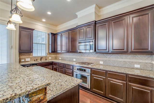 46 Rafters Row, The Woodlands, TX 77380