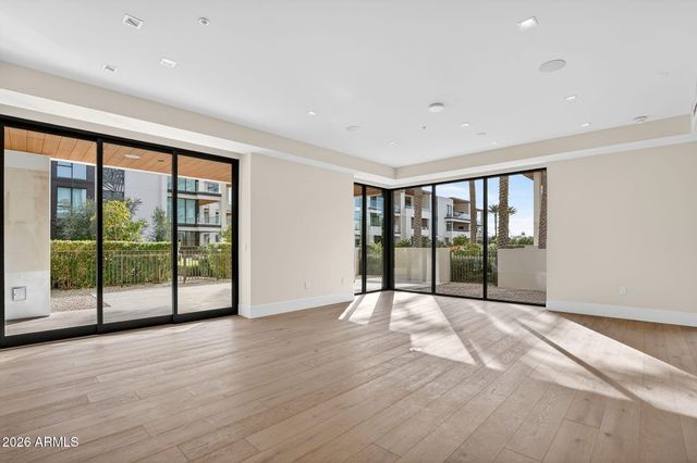 6587 N PALMERAIE Boulevard 1008, Paradise Valley, AZ 85253