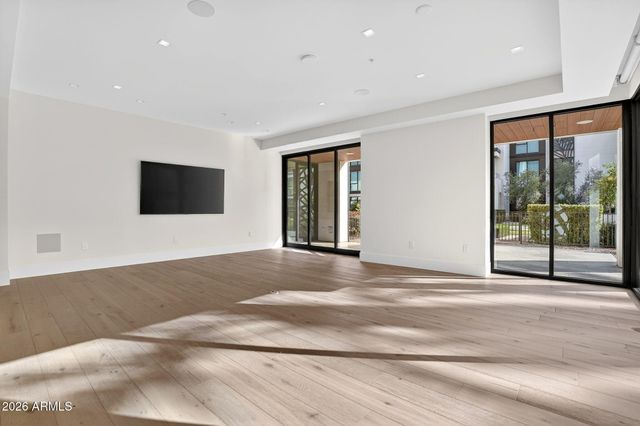 6587 N PALMERAIE Boulevard 1008, Paradise Valley, AZ 85253