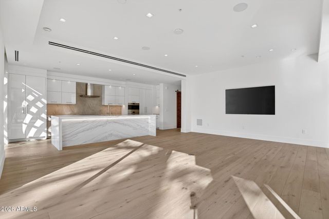 6587 N PALMERAIE Boulevard 1008, Paradise Valley, AZ 85253