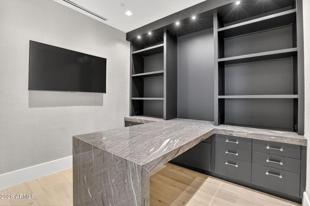 6587 N PALMERAIE Boulevard 1008, Paradise Valley, AZ 85253