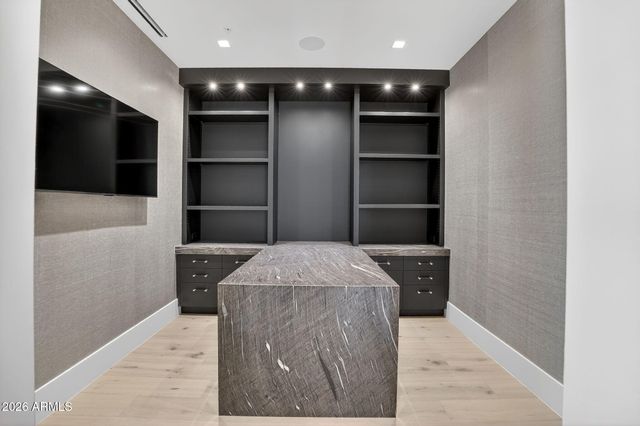 6587 N PALMERAIE Boulevard 1008, Paradise Valley, AZ 85253