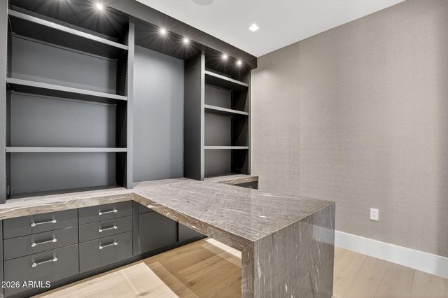 6587 N PALMERAIE Boulevard 1008, Paradise Valley, AZ 85253