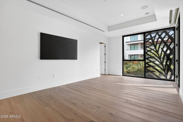 6587 N PALMERAIE Boulevard 1008, Paradise Valley, AZ 85253