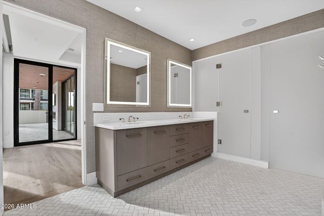 6587 N PALMERAIE Boulevard 1008, Paradise Valley, AZ 85253