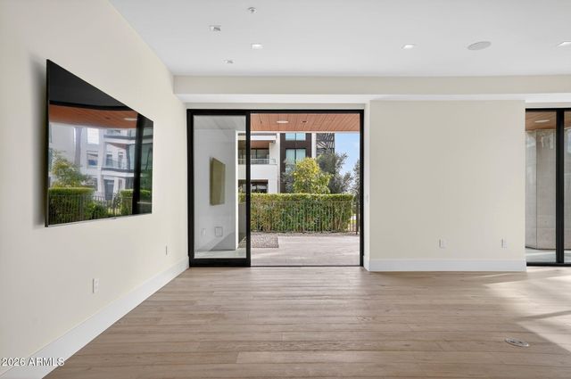 6587 N PALMERAIE Boulevard 1008, Paradise Valley, AZ 85253