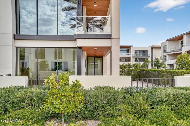 6587 N PALMERAIE Boulevard 1008, Paradise Valley, AZ 85253